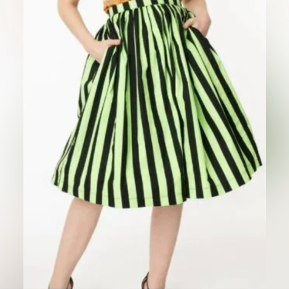 Magnolia Park Green and Black Pleated Midi Skirt